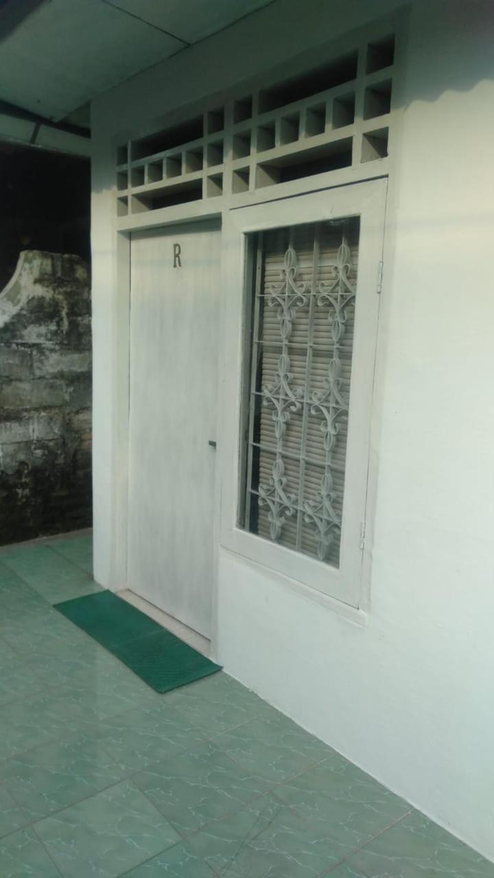 Kos Omah Yanto 19 Guest House Jakarta Ngoại thất bức ảnh