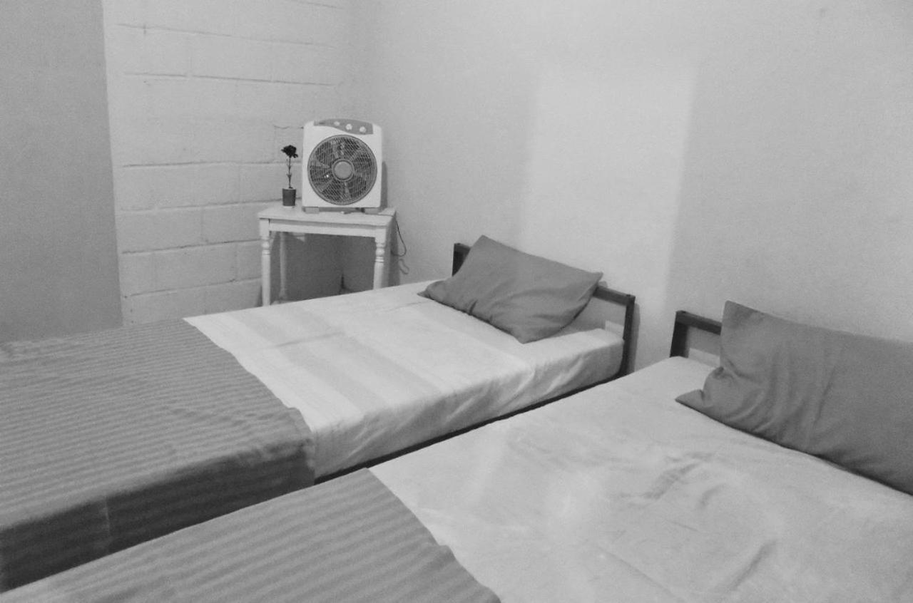 Kos Omah Yanto 19 Guest House Jakarta Ngoại thất bức ảnh